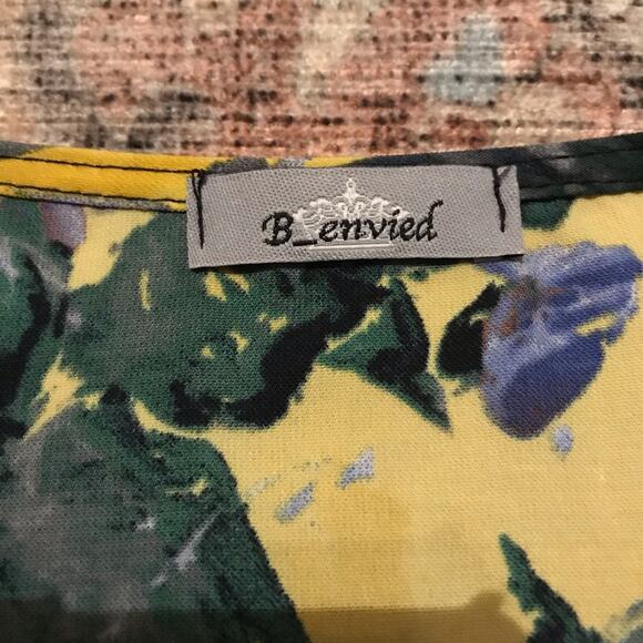 B_envied floral shift dress size medium - Picture 4 of 6